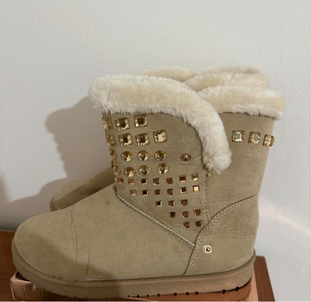 Stivali con pellicia interna