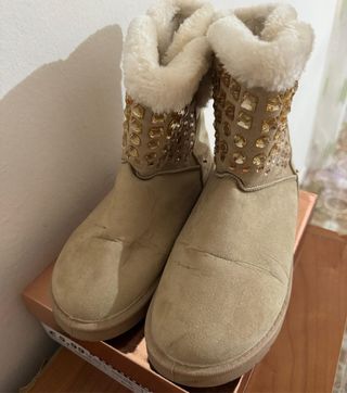 Stivali con pellicia interna