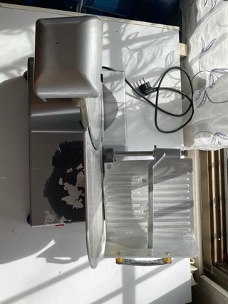 Maquina para cortar embutido