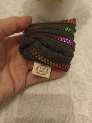 Monedero zipper hecho a mano. 