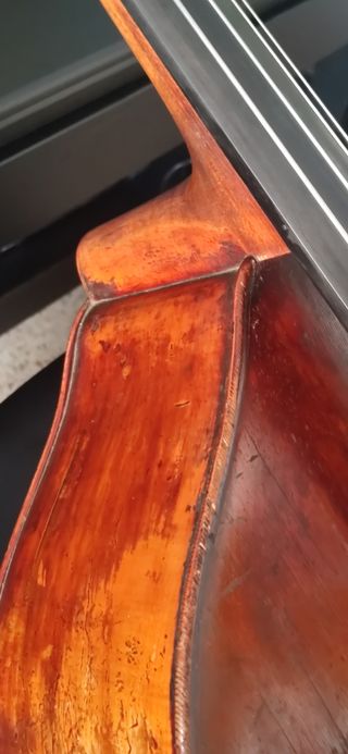 Contrabajo Modesto Balue de 1920