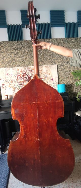 Contrabajo Modesto Balue de 1920