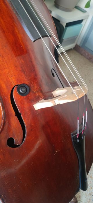 Contrabajo Modesto Balue de 1920