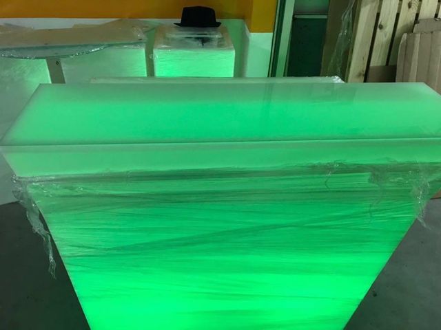 Mobiliario de exterior con iluminacion