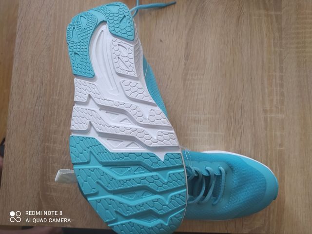 Zapatillas deportivas nuevas