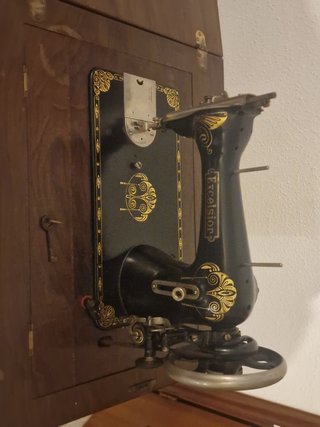 Maquina coser excelsior funciona