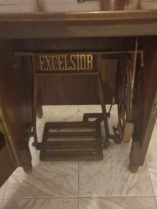 Maquina coser excelsior funciona