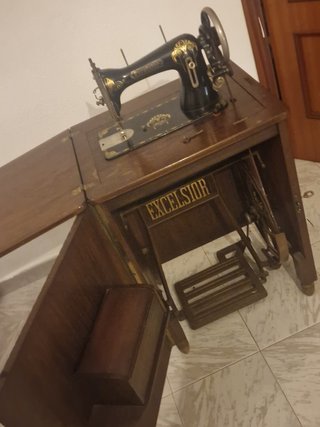 Maquina coser excelsior funciona