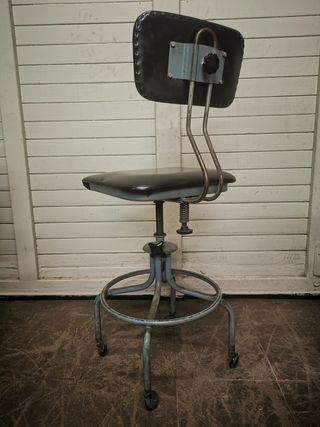 Silla. Alta. Arquitecto. Industrial.