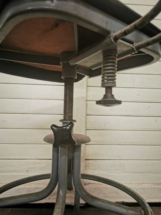 Silla. Alta. Arquitecto. Industrial.