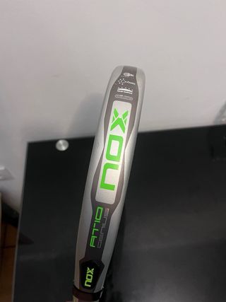Pala de padel nox AT10