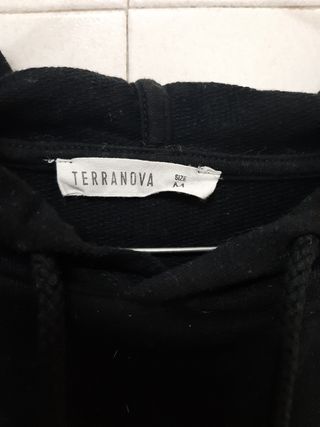 N. 2 felpe nere con cappuccio