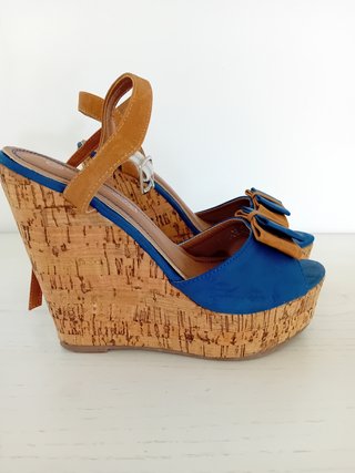 Scarpe da donna con zeppa