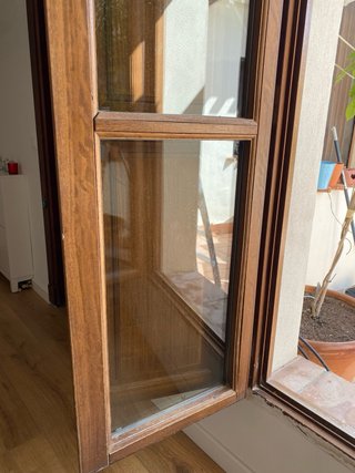Ventana madera maciza de iroko