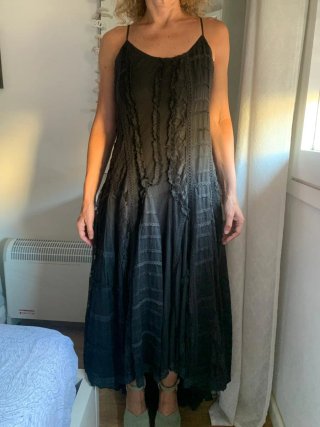 Precioso vestido negro ibicenco nuevo