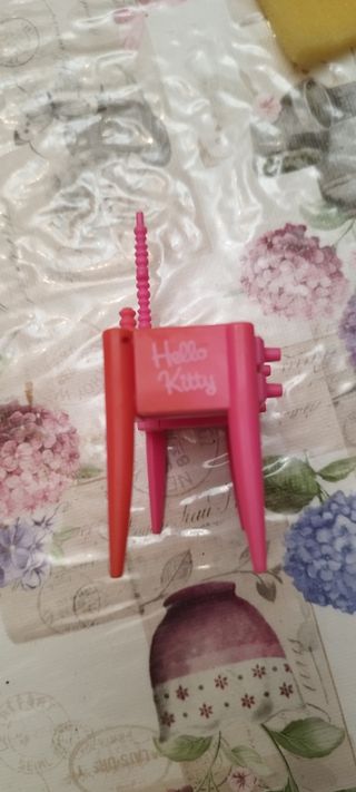 Muebles casa de muñecas de Hello Kitty