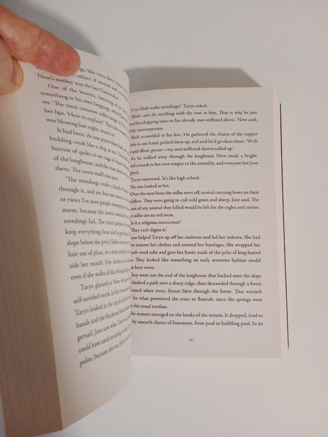 The Absolute Book. Novela Elizabeth Knox (inglés)