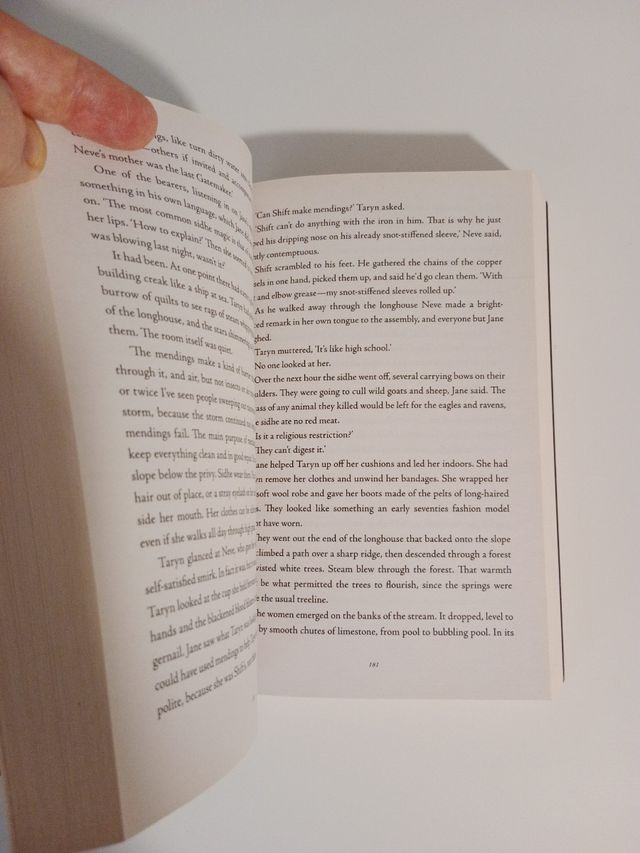 The Absolute Book. Novela Elizabeth Knox (inglés)