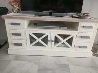 Aparador  y mueble televisor de  teka