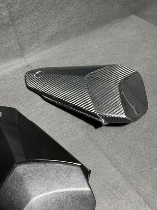 TAPA CENTRAL COLÍN YAMAHA R1 R1M R6 Y R7