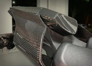 TAPA CENTRAL COLÍN YAMAHA R1 R1M R6 Y R7