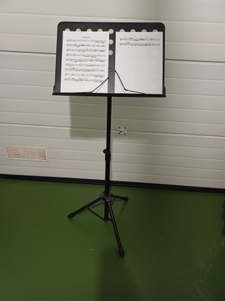 Atril de orquesta para partituras