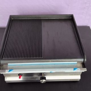 🟪 HT - Plancha Hierro 1/2 Ranurada [50 cm] Gas