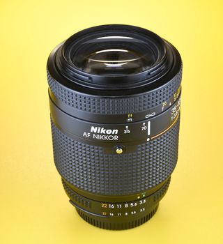 Objetivo Nikon Nikkor AF 35-105