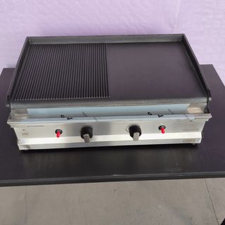 🟪 HT - Plancha Hierro ½ Ranurada [70 cm] Gas