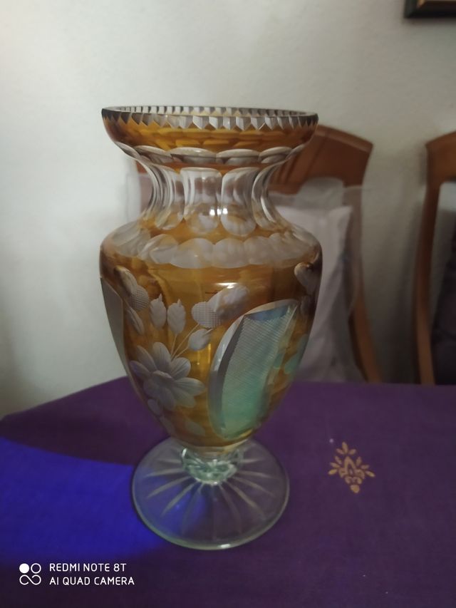 Jarron de cristal de bohemia con uranio