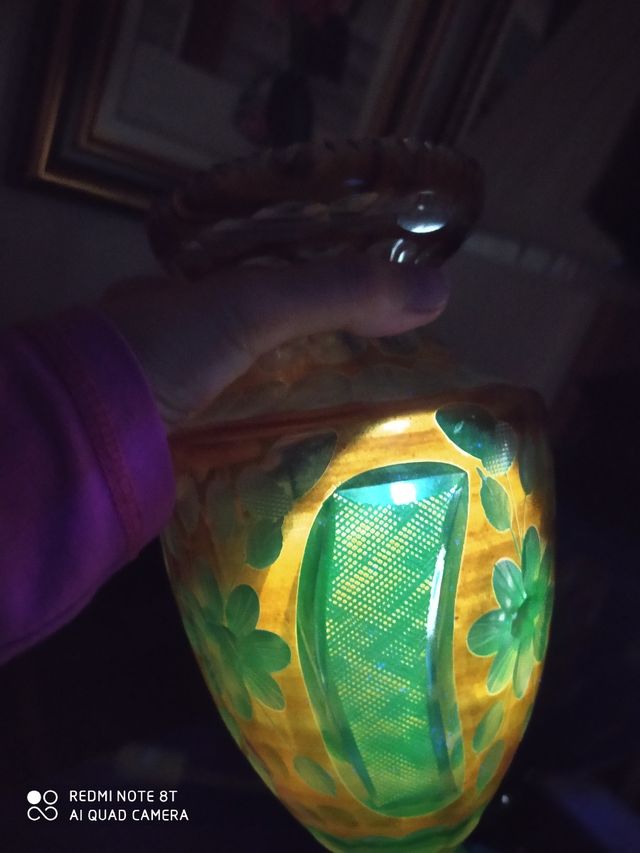 Jarron de cristal de bohemia con uranio