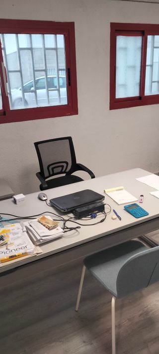 Mesa oficina y armario archivador