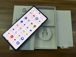 Google pixel 7a 5G 128GB blanco y azul