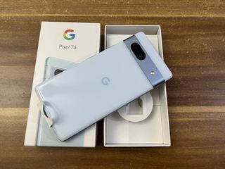 Google pixel 7a 5G 128GB blanco y azul