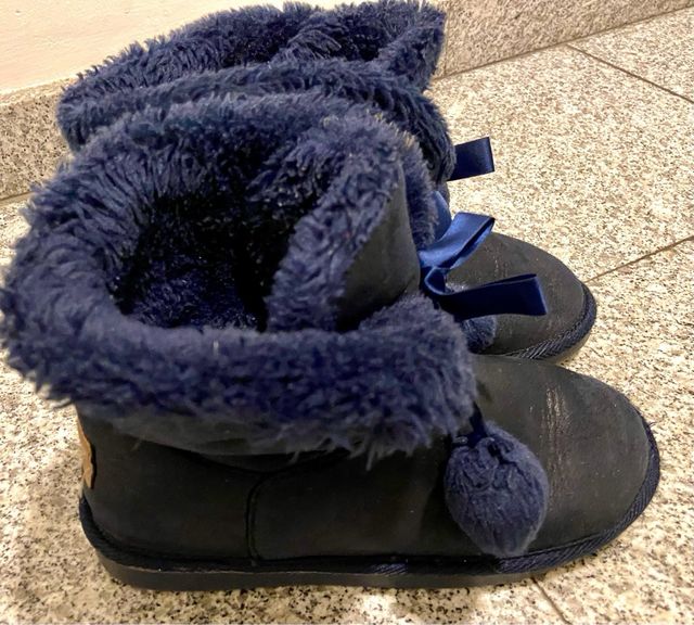 Botas de niña con pelo de color azul marino