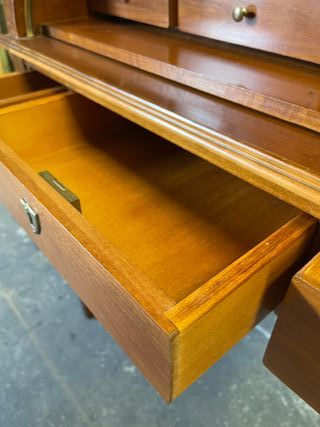 ✅escritorio madera maciza en perfecto estado