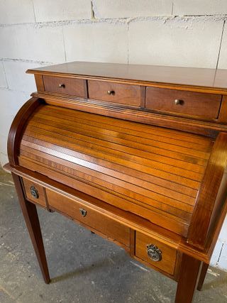 ✅escritorio madera maciza en perfecto estado