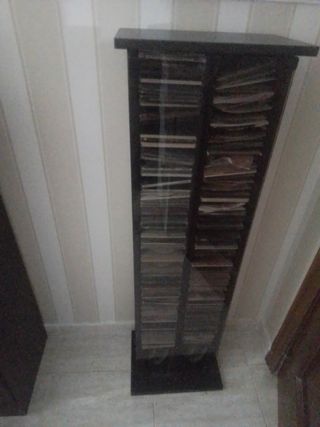 Mueble para CD de madera 