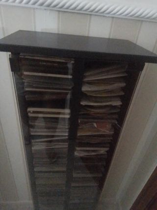 Mueble para CD de madera 