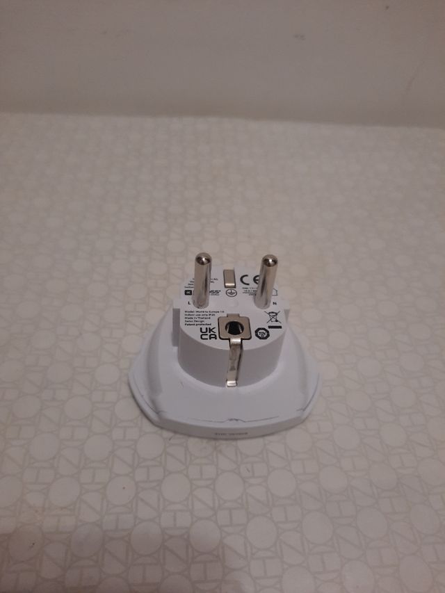 ADAPTADOR  DE VIAJE SKROSS NUEVO