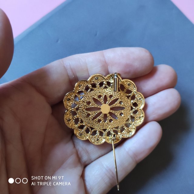 Broche traje regional