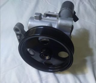 BOMBA DE DIRECCIÓN MERCEDES 