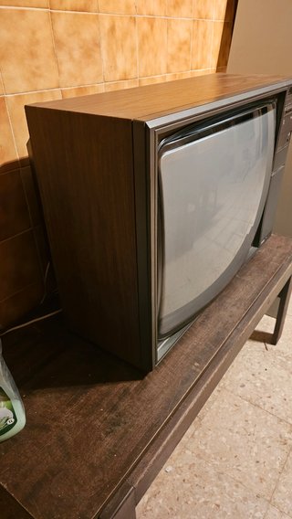 Televisor Philips antiguo
