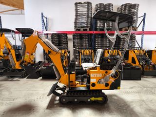 Mini excavadora retro la + pequeña 700kg