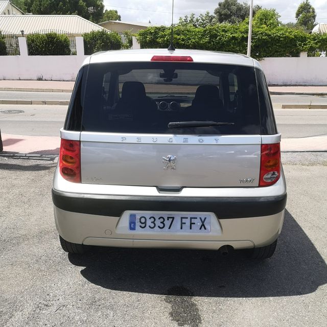 Peugeot 1007 1.4VTI Gasolina AUTOMÁTICO
