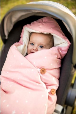 Saco arrullo con capucha