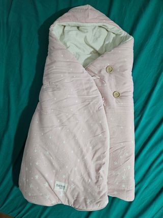 Saco arrullo con capucha