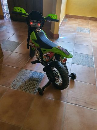 MOTO DE BATERÍA INFANTIL A PARTIR 3 AÑOS