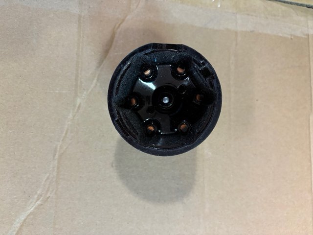 TAPA DISTRIBUIDORA BMW