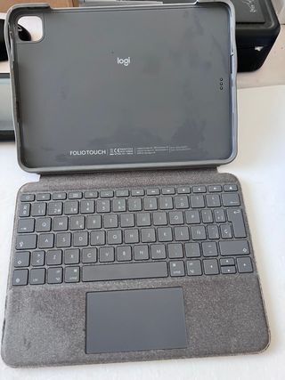 logitech ipad pro 11-inch,1st and 2nd generation